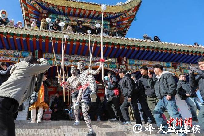 青海古村“於菟”跃古堡 祈福新年平安 青海古村“於菟”跃古堡 祈福新年平安